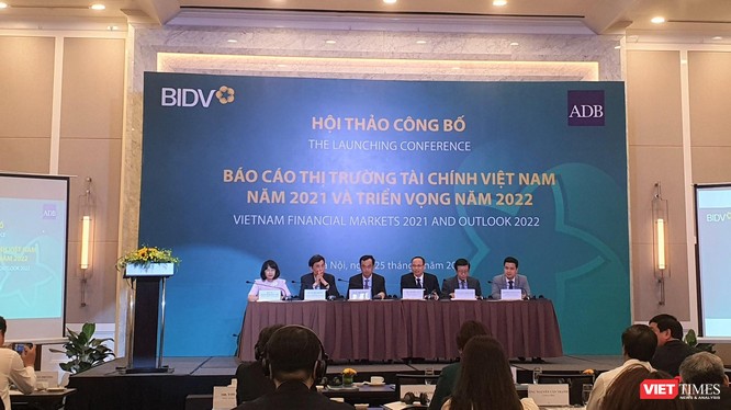 Toàn cảnh hội thảo công bố “Thị trường tài chính Việt Nam 2021 và triển vọng 2022”