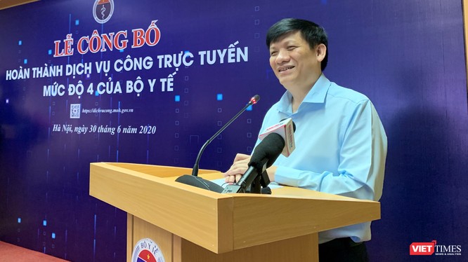 Quyền Bộ trưởng Bộ Y tế Nguyễn Thanh Long 