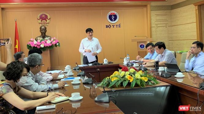 Bộ trưởng Bộ Y tế Nguyễn Thanh Long chủ trì cuộc họp trực tuyến với Giám đốc các Sở Y tế trong cả nước về tình hình dịch COVID-19 