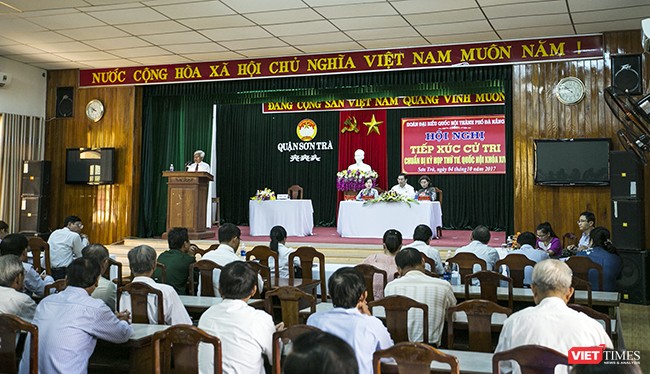 Sáng ngày 4/10, Đoàn Đại biểu Quốc hội TP Đà Nẵng đã tổ chức Hội nghị tiếp xúc cử tri quận Sơn Trà và Hải Châu để chuẩn bị Kỳ họp thứ 4-Quốc hội khóa XIV.