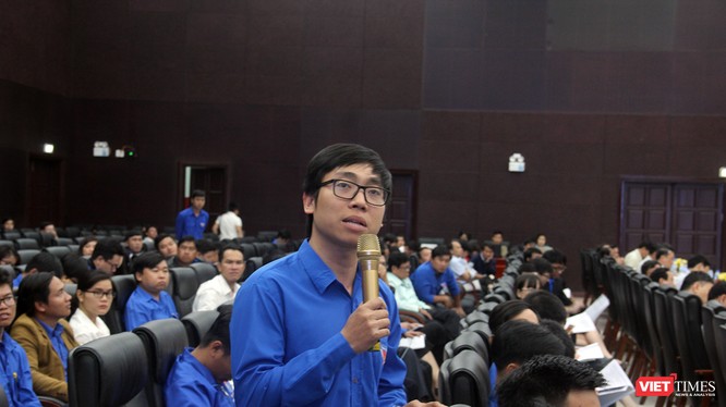 Thanh niên Đà Nẵng đặt câu hỏi dành cho lãnh đạo TP tại buổi Đối thoại tháng 3 vừa diễn ra sáng 26/3
