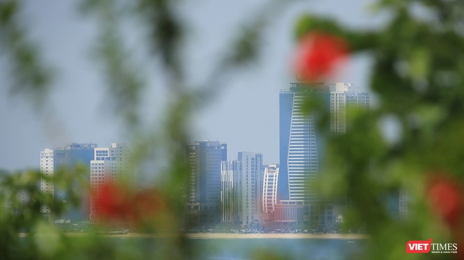 Một góc thành phố Đà Nẵng nhìn từ bán đảo Sơn Trà