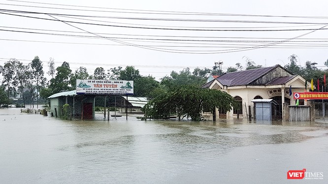 Nhiều huyện trên đại bàn tỉnh Quảng Nam bị ngập úng nặng nề do mưa lớn kéo dài