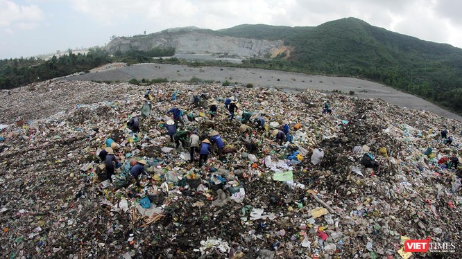 Điểm nóng ô nhiễm môi trường bãi rác Khánh Sơn đang quá tải từng ngày