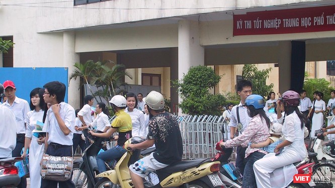 Điểm chuẩn vào lớp 10 trường THPT Phan Châu Trinh có điểm chuẩn cao nhất với 47 điểm.
