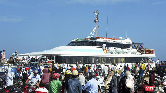 Từ ngày 9/3, Quảng Ngãi tạm dừng cấp phép cho du khách ra vào đảo Lý Sơn 