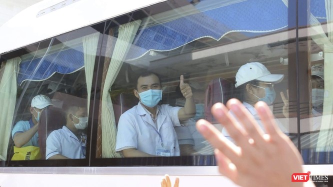 Đoàn bác sỹ ngành y tế Bình Định lên đường chi viện cho Đà Nẵng chống dịch COVID-19