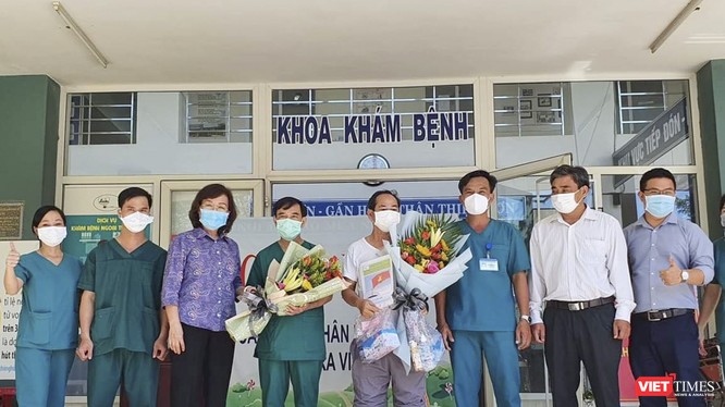 Bệnh nhân 936 tên H.Đ.B (trú phường Bình Thuận, quận Hải Châu, Đà Nẵng) tại buổi xuất viện