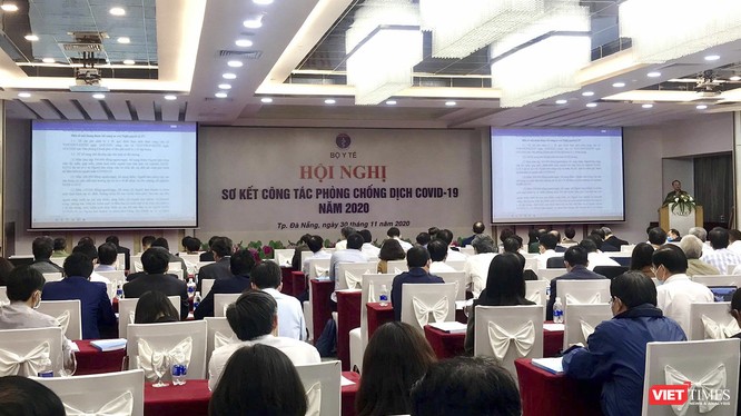 Quang cảnh Hội nghị sơ kết công tác phòng chống dịch COVID-19 năm 2020 do Bộ Y tế tổ chức diễn ra chiều ngày 30/11 tại Đà Nẵng.