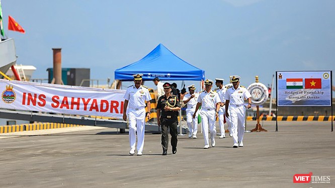Lực lượng Hải quân Ấn Độ trong chuyến thăm hữu nghị Việt Nam.
