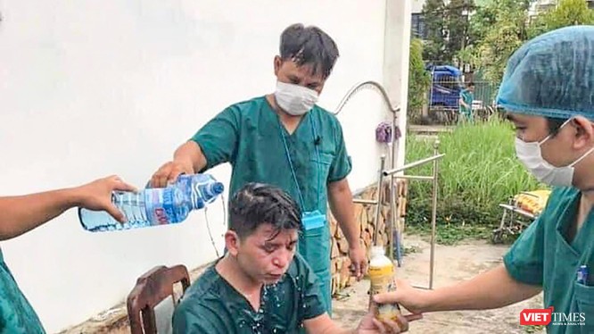 Một cán bộ y tế Đà Nẵng bị sốc do làm việc quá tải khi dịch COVID-19 bùng phát tại địa phương