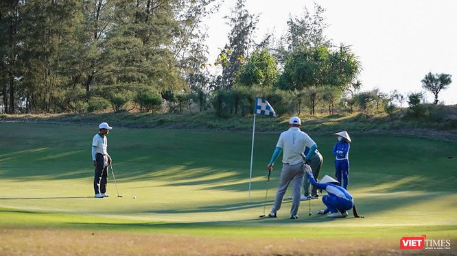 Golfer tham gia giải đấu tại sân golf trên địa bàn TP Đà Nẵng