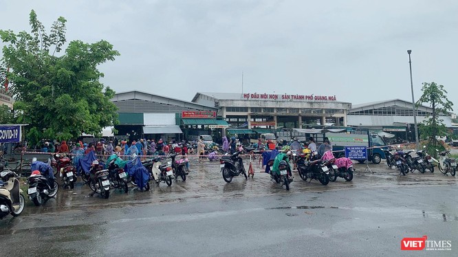 Một góc chợ Trung tâm TP Quảng Ngãi
