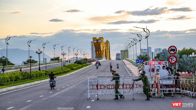 Lực lượng công an, quân đội thiết lập điểm kiểm soát phòng dịch COVID-19 tại Đà Nẵng