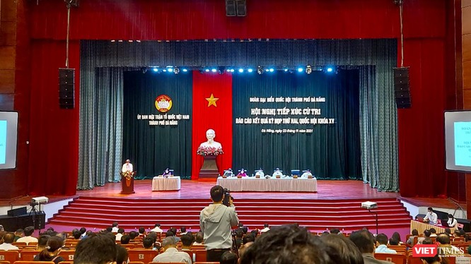 Quang cảnh buổi tiếp xúc cử tri của Đoàn đại biểu Quốc hội TP Đà Nẵng diễn ra sáng ngày 23/11
