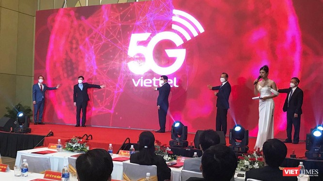 Quang cảnh lễ bấm nút triển khai dịch vụ 5G Viettel tại Đà Nẵng