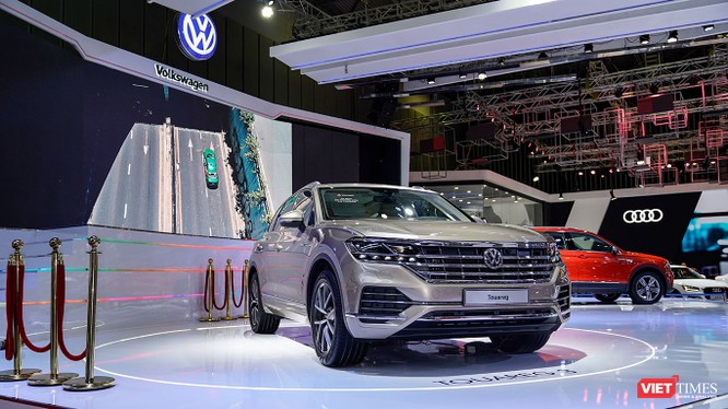 VW Touareg 2019 tại triển lãm VMS 2018 mới chỉ là sản phẩm trưng bày chứ chưa phải là màn ra mắt của mẫu xe này tại thị trường Việt Nam (Ảnh: Ngô Minh)