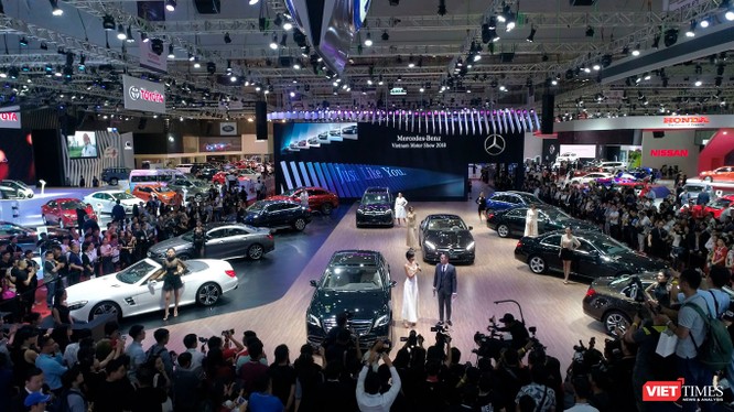 Gian hàng Mercedes-Benz Việt Nam chiếm vị trí trung tâm của triển lãm. (Ảnh: MBV)