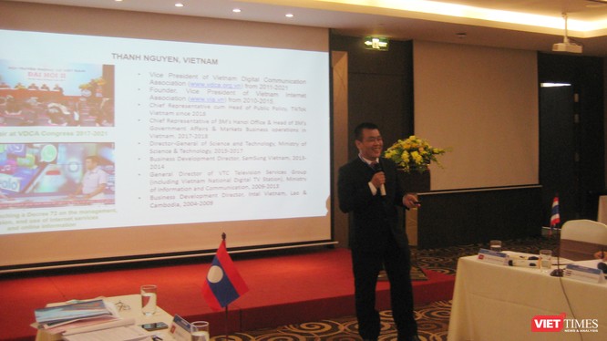 Ông Nguyễn Lâm Thanh - Phó Chủ tịch Hội Truyền thông Số Việt Nam với báo cáo về hiện trạng các mạng xã hội và phương tiện truyền thông mới tại Việt Nam