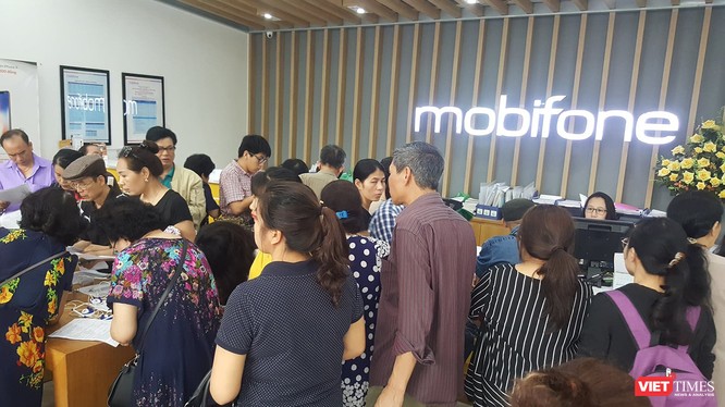 MobiFone được cho là khéo léo trói chân khách hàng bằng một chương trình khuyến mãi tặng 20 nghìn đồng cho thuê bao