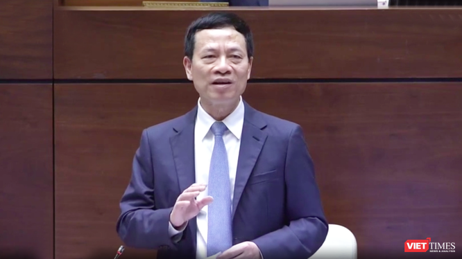 Bộ trưởng Nguyễn Mạnh Hùng trả lời chất vấn trước Quốc hội ngày 8/11