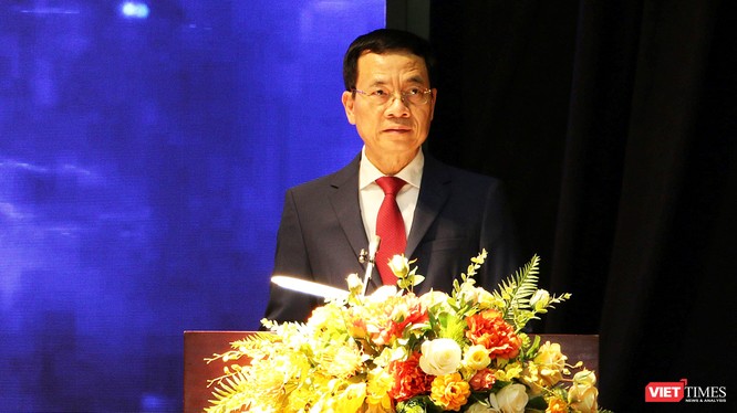 Bộ trưởng Bộ Thông tin và Truyền thông Nguyễn Mạnh Hùng