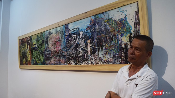Họa sĩ Mai Nam bên bức tranh khổ lớn về Sài Gòn xưa gây xúc động công chúng