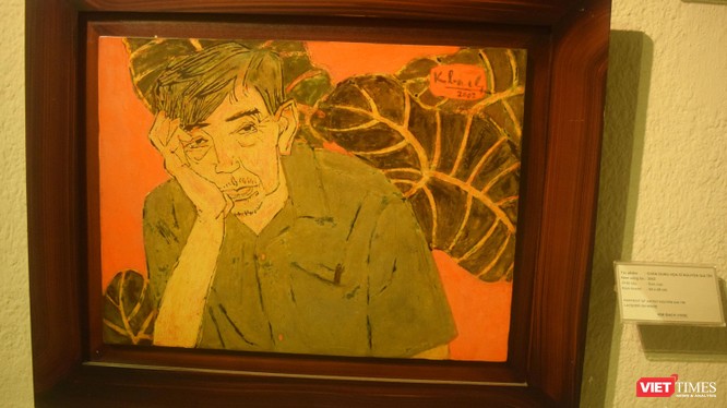 Tranh sơn mài "Chân dung họa sĩ Nguyễn Gia Trí" (do họa sĩ Kim Bạch thực hiện năm 2002) 