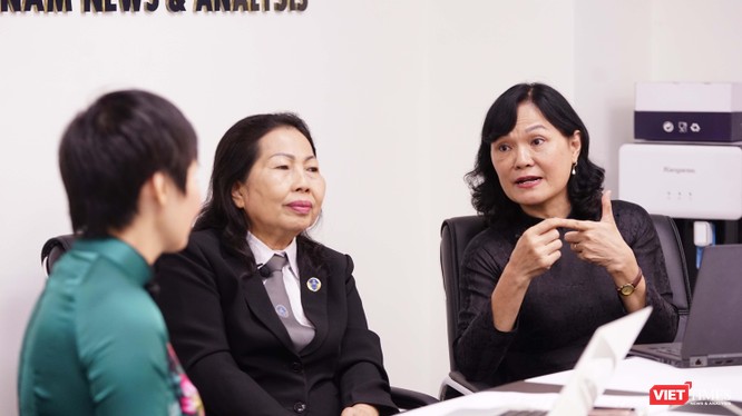 Nhà báo Hòa Bình (Tạp chí điện tử VietTimes), luật sư Trần Thị Ngọc Nữ và bác sĩ Nguyễn Lan Hải 