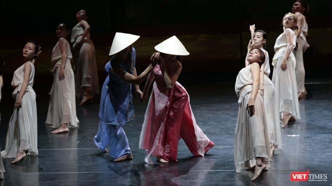 Vở múa đương đại "Truyện Kiều" đưa tác phẩm văn học của đại thi hào Nguyễn Du lên sân khấu 
