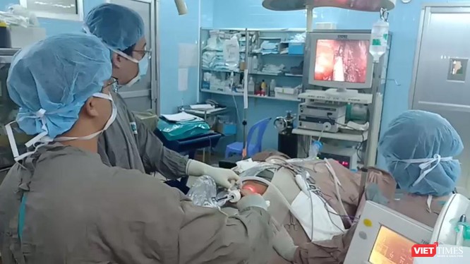 Ca phẫu thuật nội soi cắt u tuyến giáp qua ngả miệng tại BV Ung bướu TP.HCM