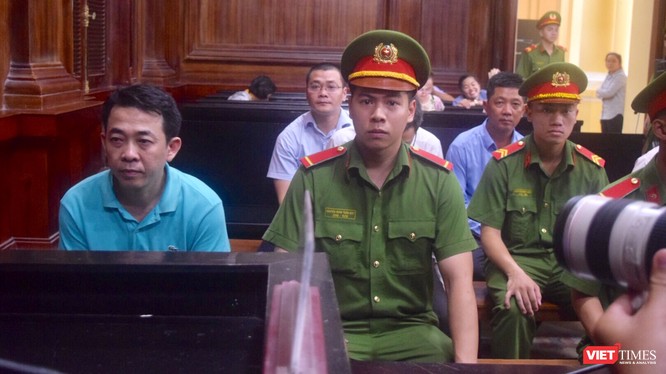 Bị cáo Nguyễn Minh Hùng - nguyên Chủ tịch HĐQT, TGĐ Công ty VN Pharma - tại phiên xử ngày 26/9