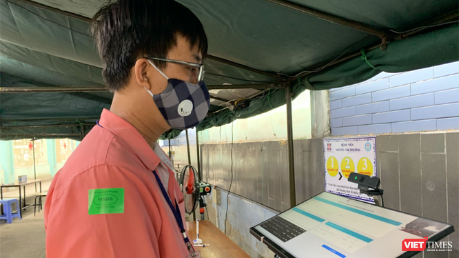 Ki ốt khai báo y tế tại cổng BV Nguyễn Tri Phương (Ảnh: SYT) 