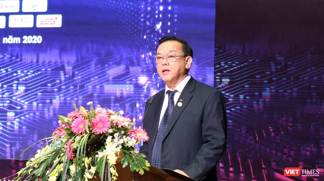 GS.TS Nguyễn Đông Phong - Chủ tịch Hội đồng Trường Đại học Kinh tế TP.HCM phát biểu tại phiên khai mạc TECHFEST Đông Nam Bộ (Ảnh: HB)