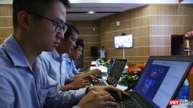 theo Trung tâm VNCERT, hiện nay hàng ngày có khoảng gần 100.000 địa chỉ IP của Việt Nam truy vấn hoặc kết nối đến các mạng máy tính ma.