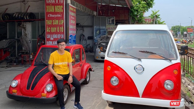 Câu học sinh năm cuối THPT Ngô Việt Cường và 2 chiếc ô tô chạy bằng năng lượng mặt trời do cậu tự chế tạo