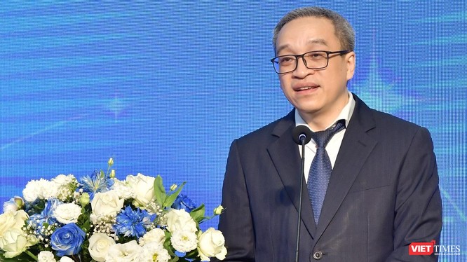 Thứ trưởng Bộ TT&TT Phan Tâm phát biểu tại Lễ kỷ niệm 20 năm thành lập của Hanoi Telecom.