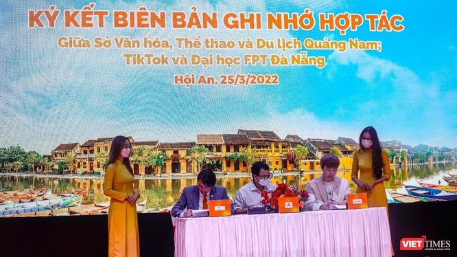 Đại diện Sở Văn hóa, Thể thao và Du lịch Quảng Nam và Đại diện TikTok Việt Nam ký kết thỏa thuận hợp tác chiến lược nhằm thúc đẩy du lịch địa phương