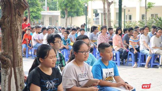 Học sinh tại trường THCS Dịch Vọng. Ảnh: Minh Thúy