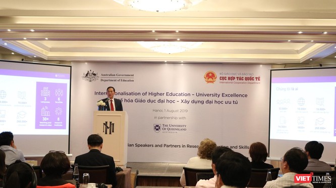 Hội thảo “Quốc tế hóa giáo dục đại học – Xây dựng đại học ưu tú” -Ảnh: Minh Thúy.