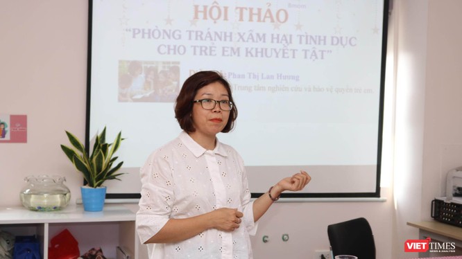 Bà Phan Thị Lan Hương - Phó giám đốc Trung tâm Nghiên cứu và bảo vệ quyền trẻ em. Ảnh: Minh Thúy