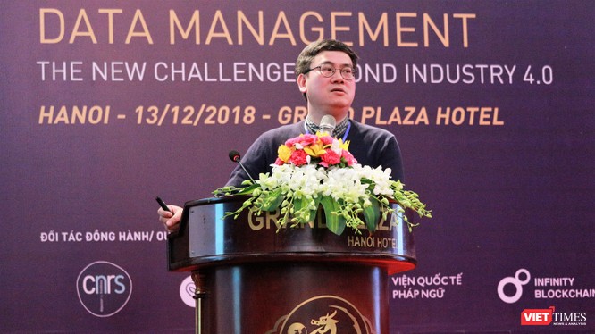 Đồng sáng lập và Giám đốc Học viện AI Nguyễn Xuân Hoài phát biểu tại Hội thảo “Quản lý dữ liệu: Thách thức vượt tầm công nghiệp 4.0” do Orchestra Networks và Smart-up đồng tổ chức