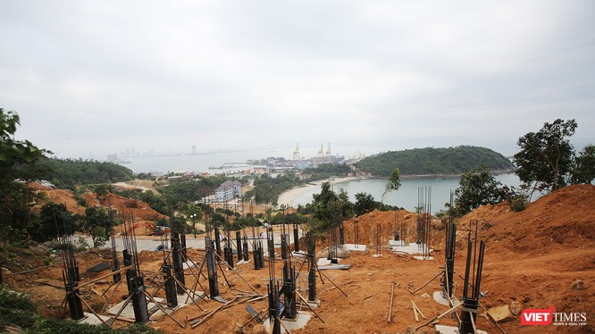 Sáng 6/12, tại TP Đà Nẵng, Phó Tổng Thanh tra Chính phủ Bùi Ngọc Lam cùng đoàn công tác đã tiến hành công bố Quyết định thanh tra toàn diện đối với các dự án đầu tư xây dựng trên bán đảo Sơn Trà