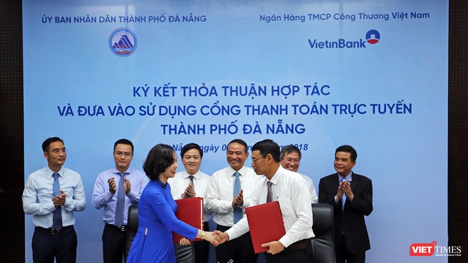  Chiều 3/4, UBND TP Đà Nẵng và Ngân hàng VietinBank đã ký kết thỏa thuận hợp tác cung cấp dịch vụ thanh toán trực tuyến dịch vụ công trên địa bàn TP