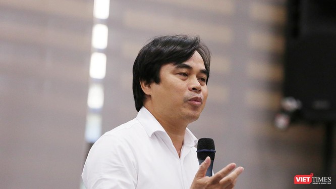 Ông Tô Văn Hùng, Giám đốc Sở TN-MT TP Đà Nẵng trả lời về nguyên nhân tại sao đại gia Dũng "lò vôi" rút dự án thí điểm xử lý môi trường nước tại các hồ Đà Nẵng