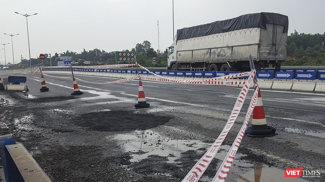 Đoạn đường hư hỏng tại Km 0+50 phía trái tuyến cao tốc Đà Nẵng-Quảng Ngãi vừa xuất hiện cuối tháng 9/2019