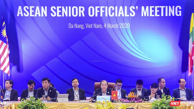Đại diện Việt Nam trong vai trò chủ tọa Hội nghị Quan chức Cao cấp ASEAN (ASEAN SOM) 