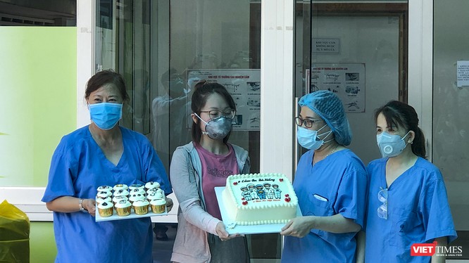 Bệnh nhân mắc COVID-19 thứ 135 được điều trị tại Bệnh viện Đà Nẵng xuất viện