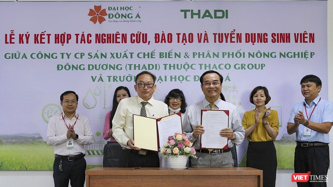 Đại diện THADI và Đại học Đông Á tại lễ ký kết hợp tác đào tạo