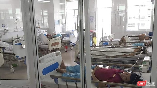 Bệnh nhân trong vụ ngộ độc thực phẩm điều trị tại Bệnh viện Đà Nẵng